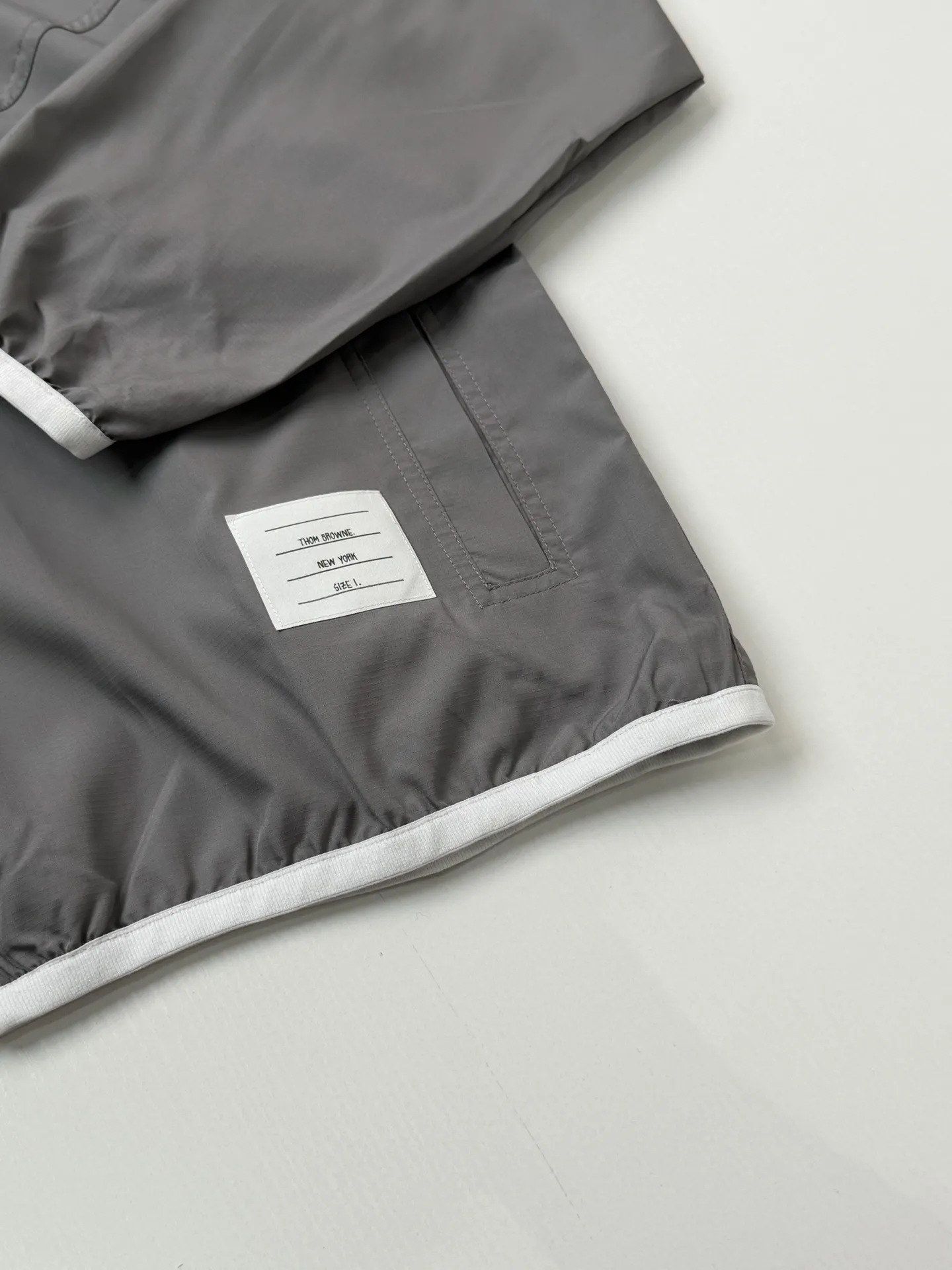 Thom Brown*/ TB Classic ， FDY ， ，White ， ， ， ； Breathable Size：1/2/3/4